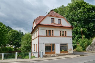 Realitní kanceláø - prodej -  Rodinný dům s nebytovými prostory v centru Tanvaldu